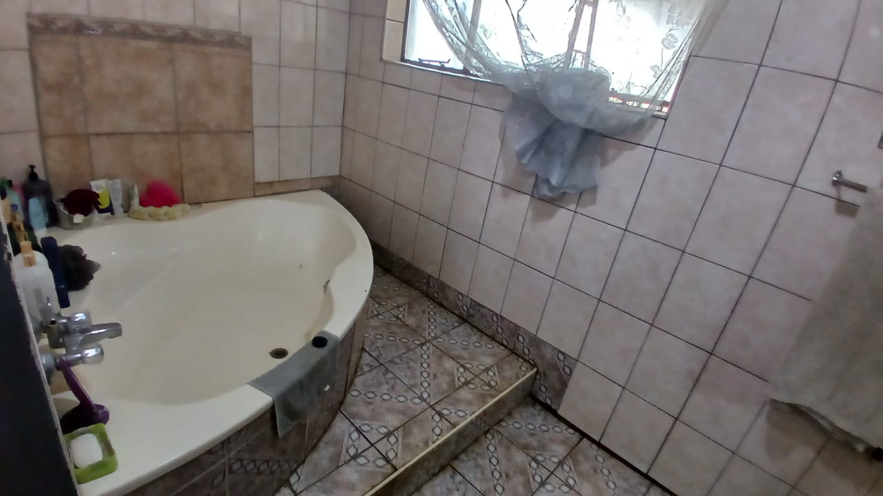 324868319.jpg
