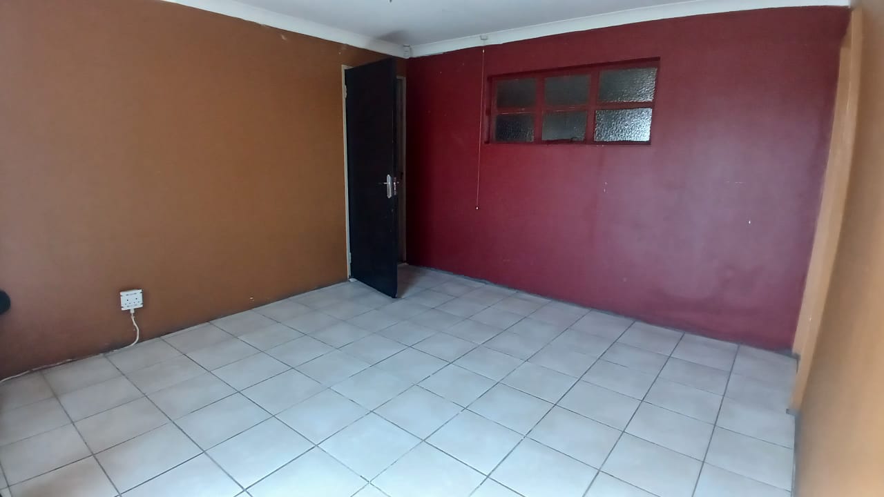 325671190.jpg