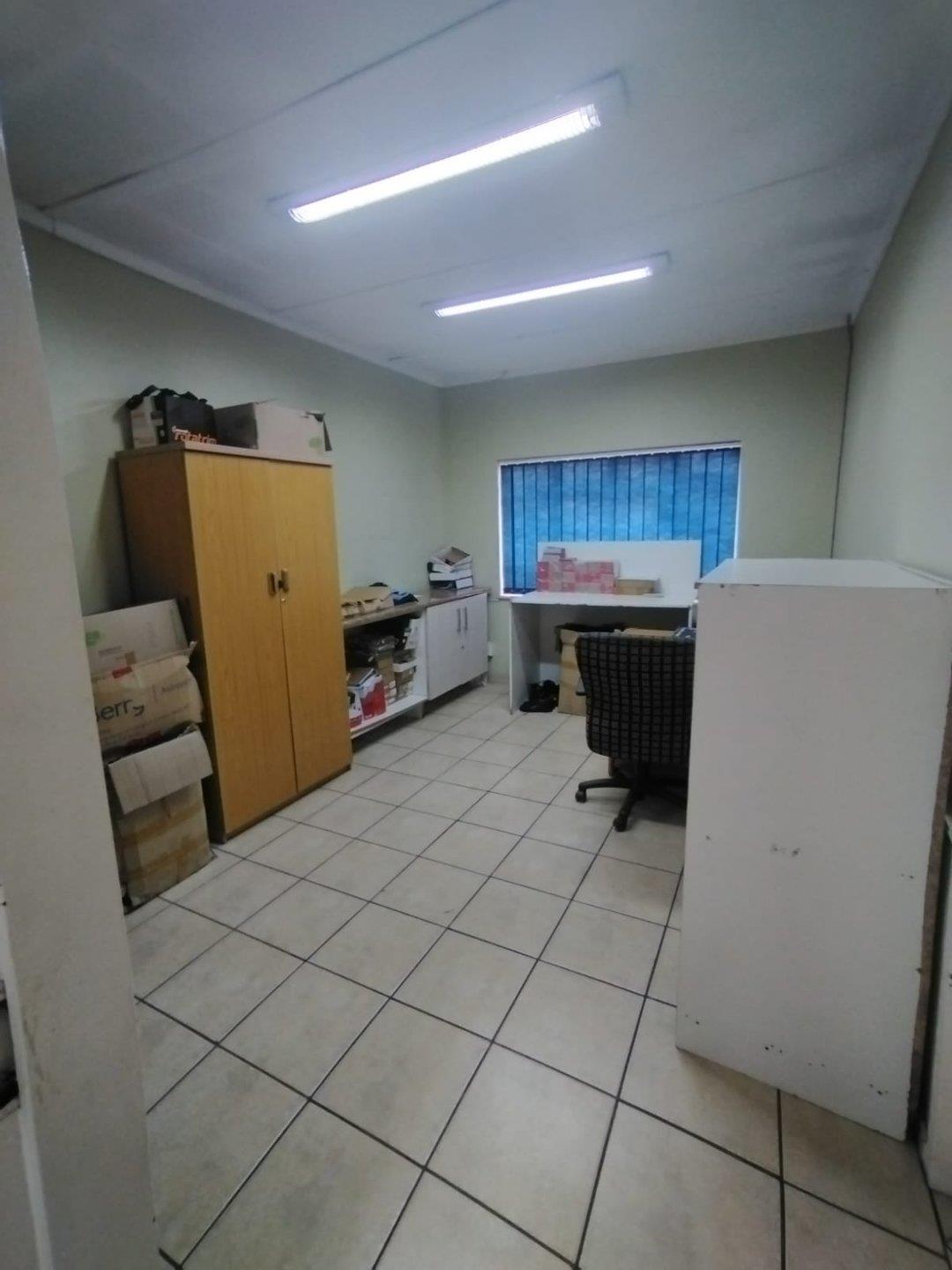 327753254.jpg