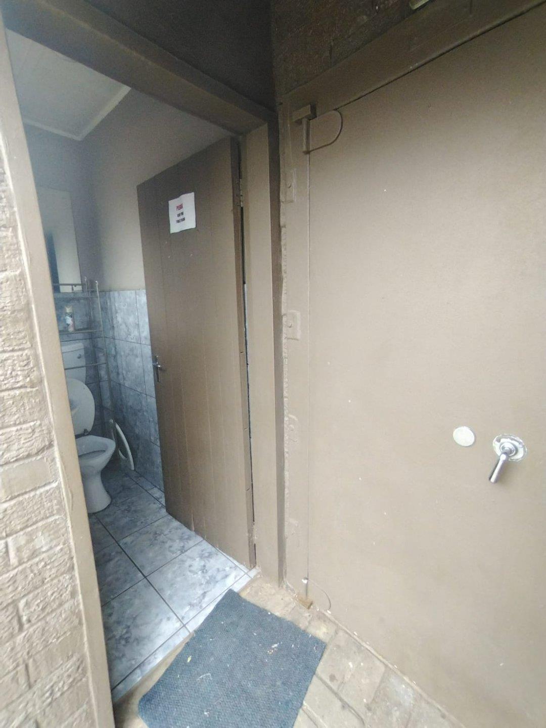 327753274.jpg