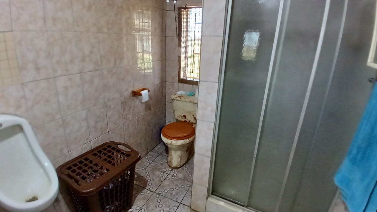327856975.jpg